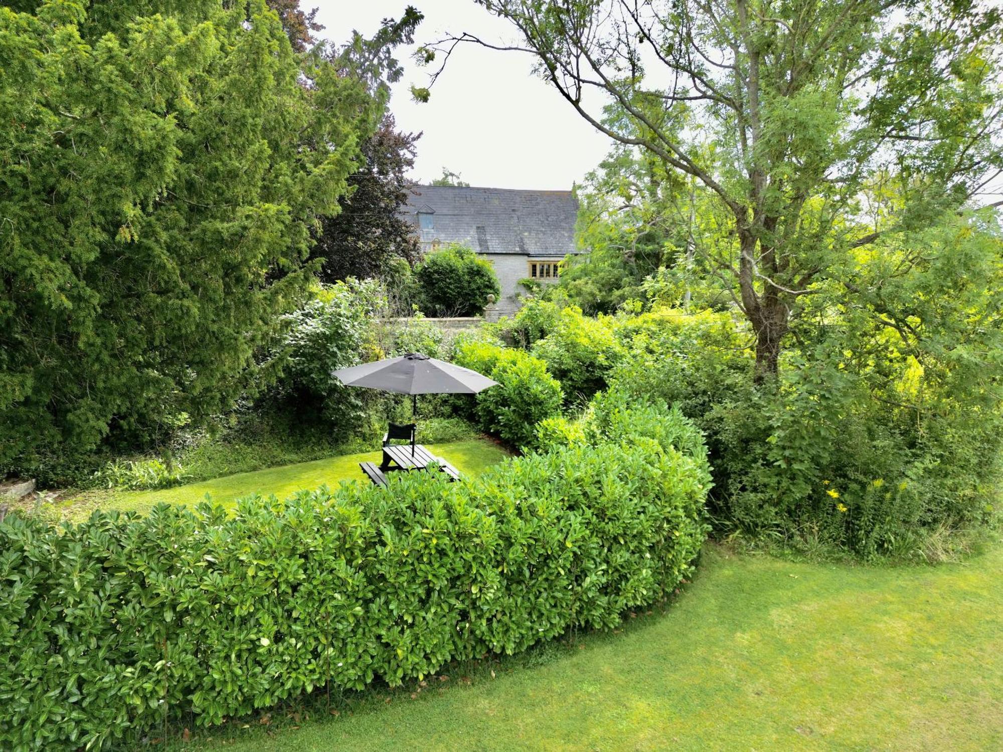 The Mount Somerton Retreat - Nr Bruton, Glastonbury, The Spectacular Wells Cathedral, Millfield School, Leonardo Helicopters, Yeovilton 外观 照片