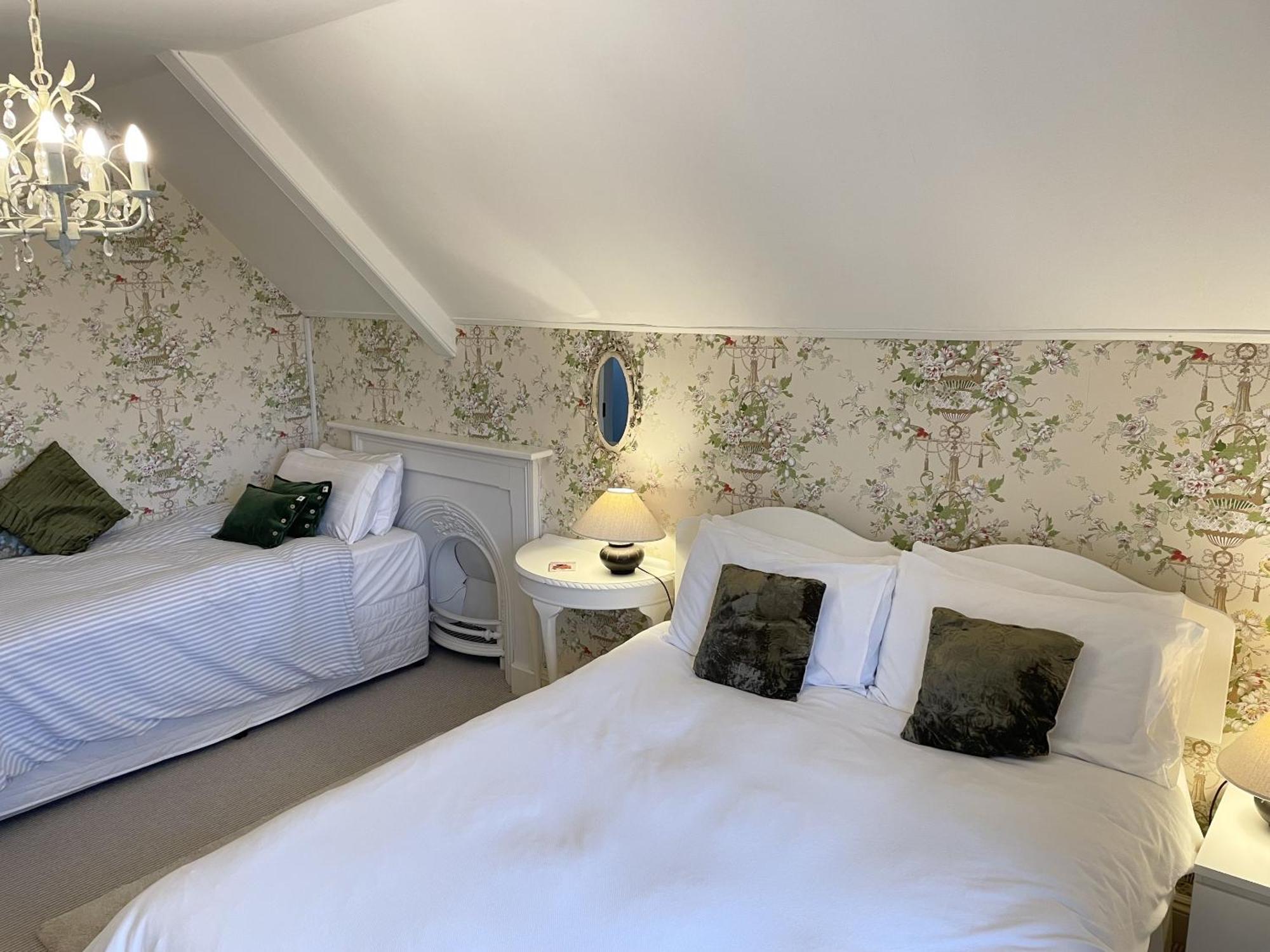The Mount Somerton Retreat - Nr Bruton, Glastonbury, The Spectacular Wells Cathedral, Millfield School, Leonardo Helicopters, Yeovilton 外观 照片